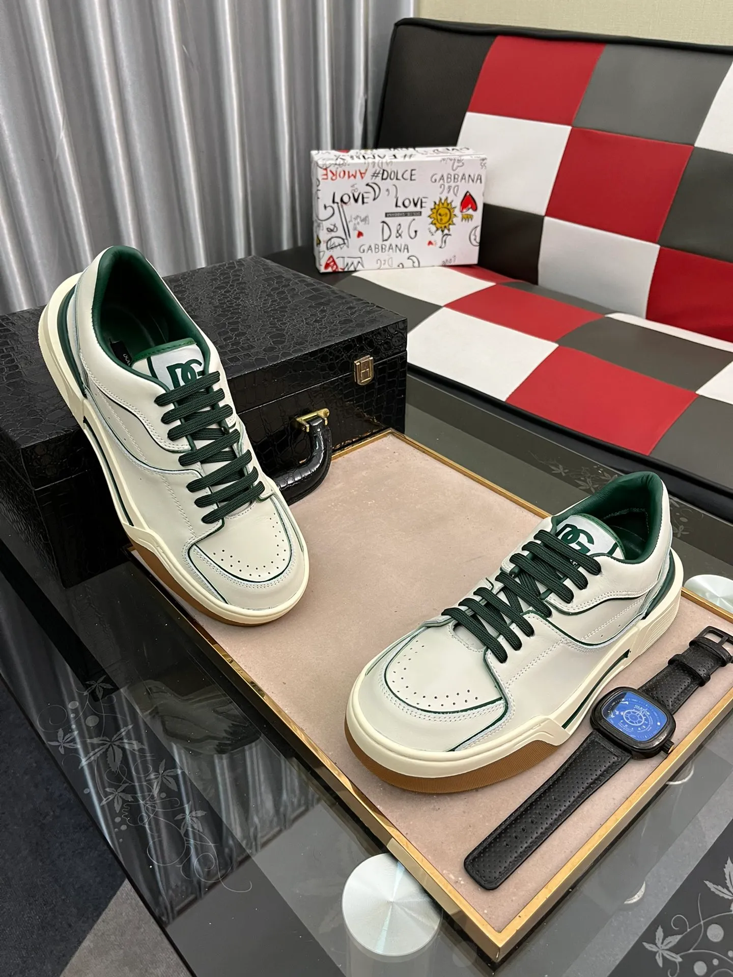Men's shoes 💰480⌚️⌚️【DG～】Men's casual shoes are on sale simultaneously in 2022z cabinets 🔷Multiple colors🔜Handmade upper with graffiti fabric ➕Genuine leather lining, comfortable and breathable, sole: original comfortable handmade graffiti wear-resistant outsole, ⚠️real thing📱photography🎬the real thing is better. Code number 38-445⃣️Color optional